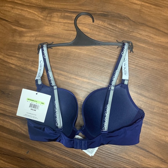 Calvin Klein bra size 34b - Picture 2 of 2